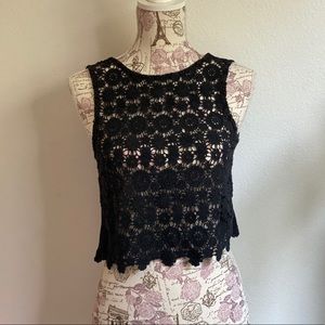 Black floral crop top